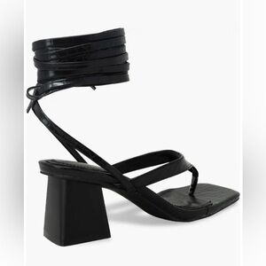 Chase + Chloe Black Strappy Women's Sandals